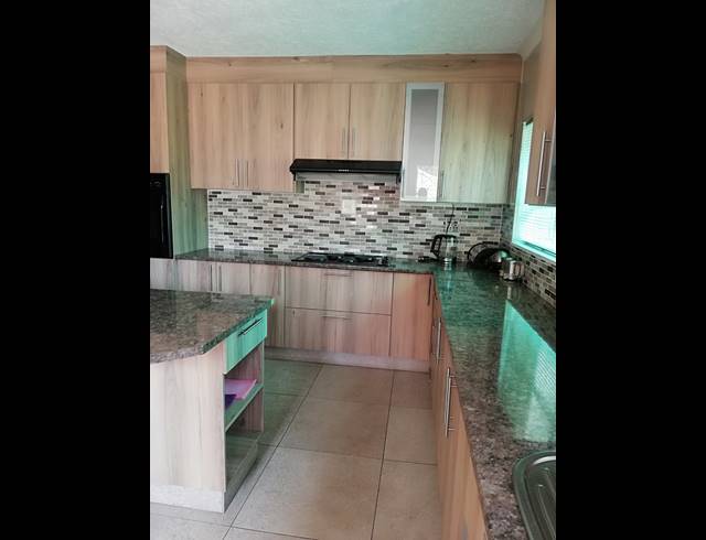 3 BEDROOM FREEHOLD FOR SALE IN ARBORPARK